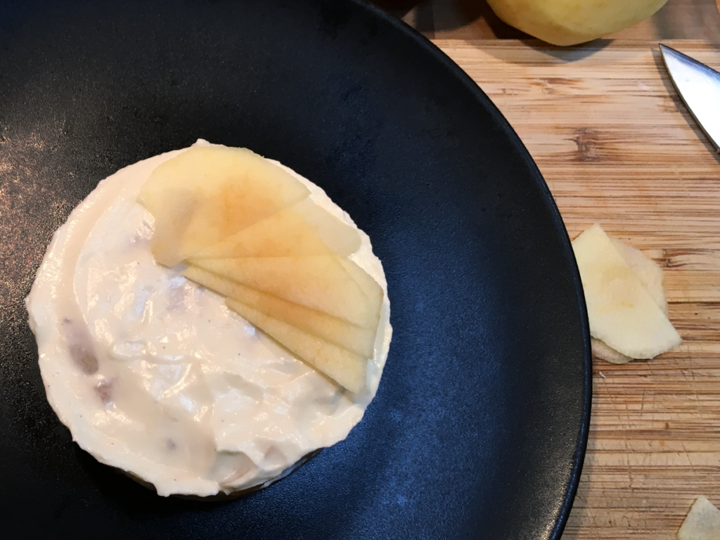 apple cheesecake from the top